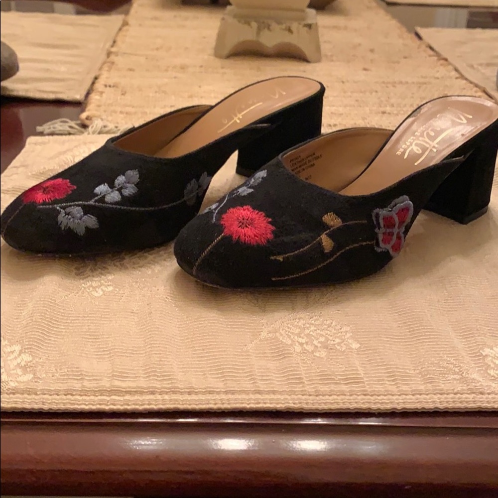 Nannette Lepore  suede mules sz 7.5